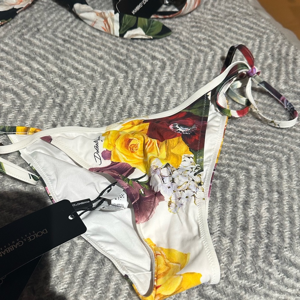 NWT  D&G TIE SIDE bottoms